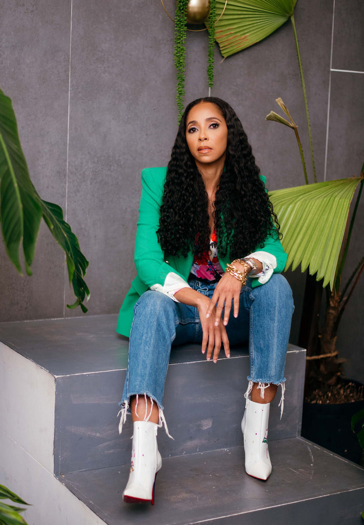 About Us | Courtney Racquel